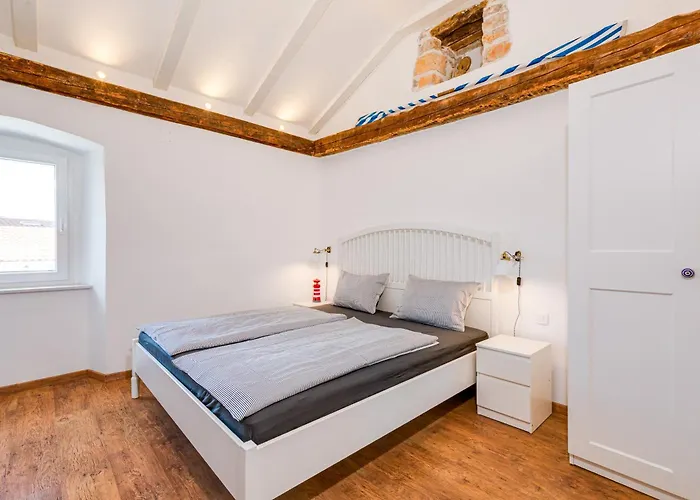 Kuca Koza-apartment Elisa Apartman Punat